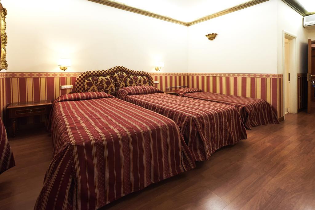 Barberini Suites Roma Habitación foto